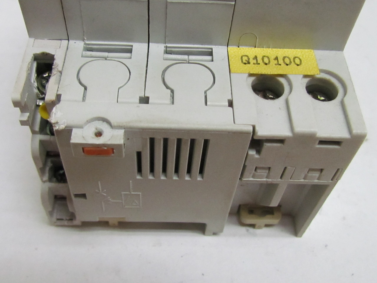 Merlin Multi 9 C60A 2-Pole Circuit Breaker C16 Amp 400V w/VIGI C60 ...