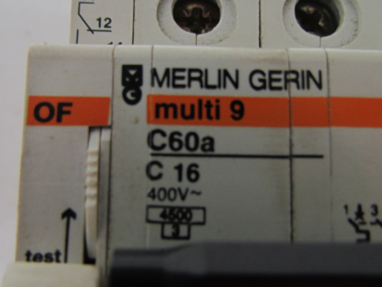 Merlin Multi 9 C60A 2-Pole Circuit Breaker C16 Amp 400V w/VIGI C60 ...