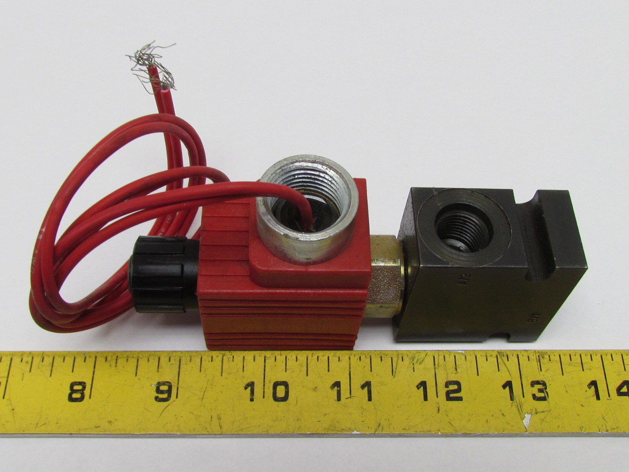 Parker 851018 B0926T Hydraulic Cartridge Solenoid Valve SAE6 12VDC