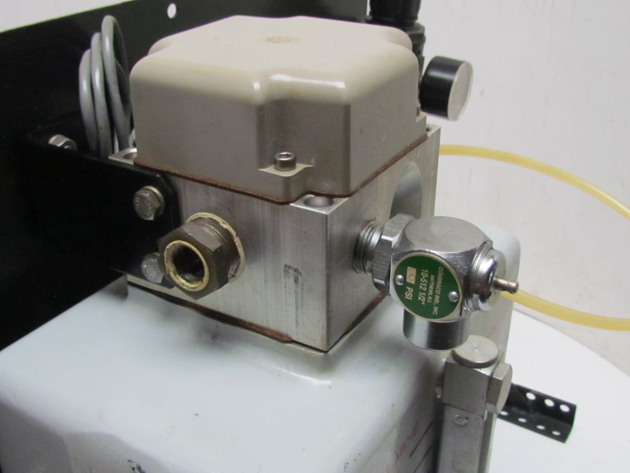 Alemite 3942BC Oil Mist Lubricator 1Gal 0.31.4 CFM Wall Mount eBay