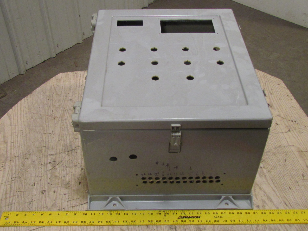 Hoffman Fiberglass Wall Mount Electrical Enclosure Box 24x20x12" w