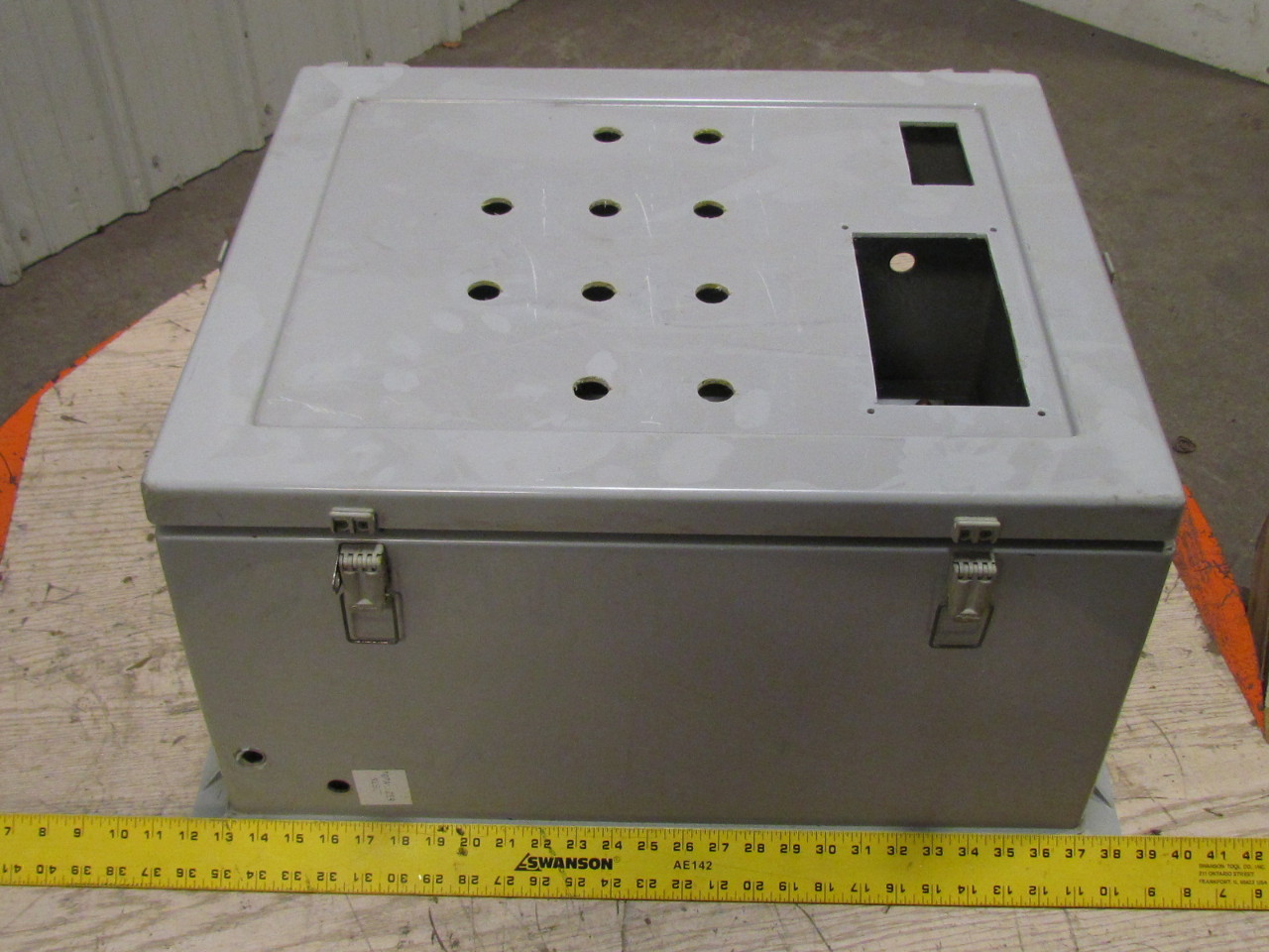 Hoffman Fiberglass Wall Mount Electrical Enclosure Box 24x20x12" w