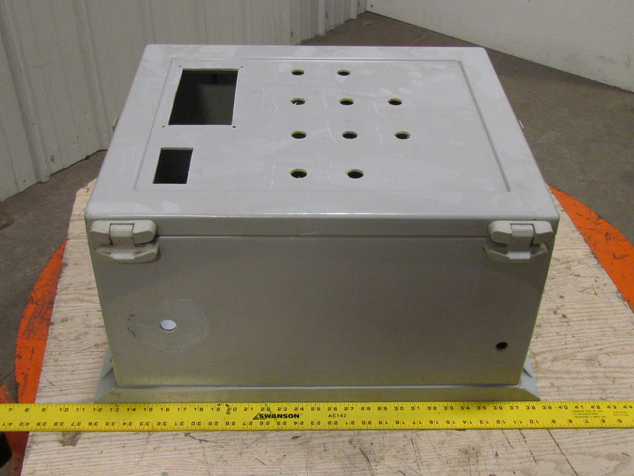 Hoffman Fiberglass Wall Mount Electrical Enclosure Box 24x20x12" w
