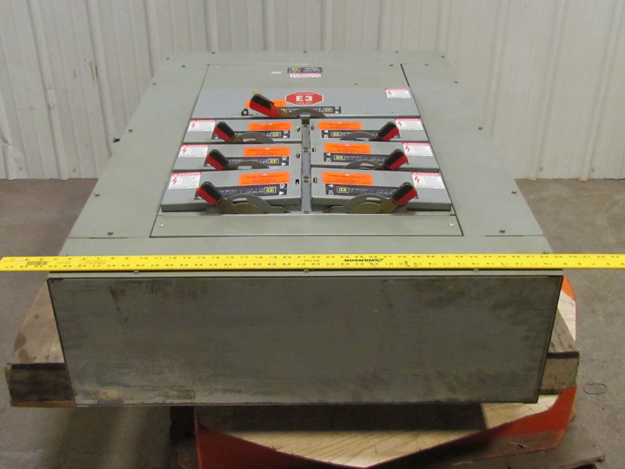 Square D QMB Panelboard 600A 480V 200A Main Breaker 3 Twin 60A Fused