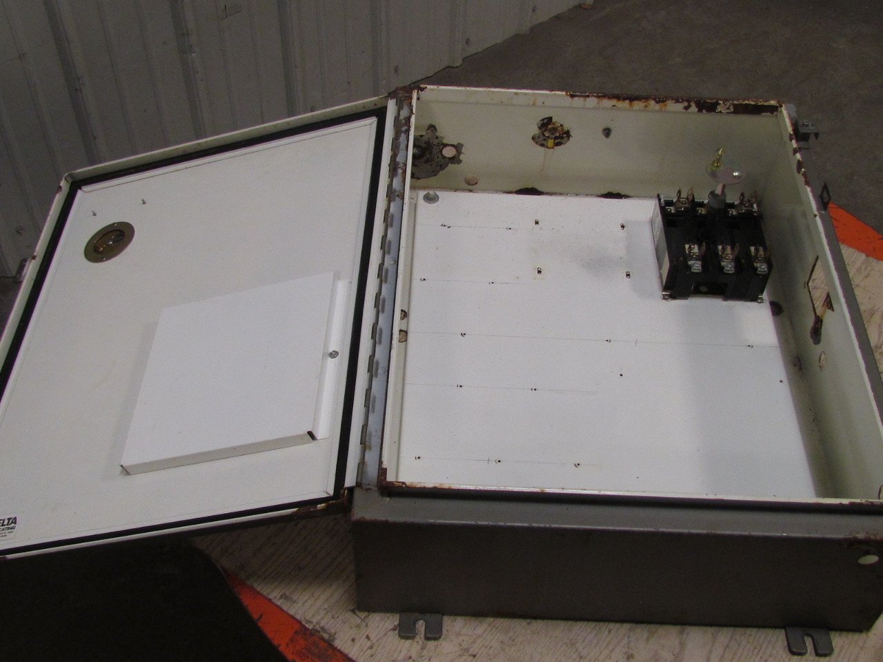 30 Amp Fusible Disconnect Safety Switch Enclosure Box w/Backplate