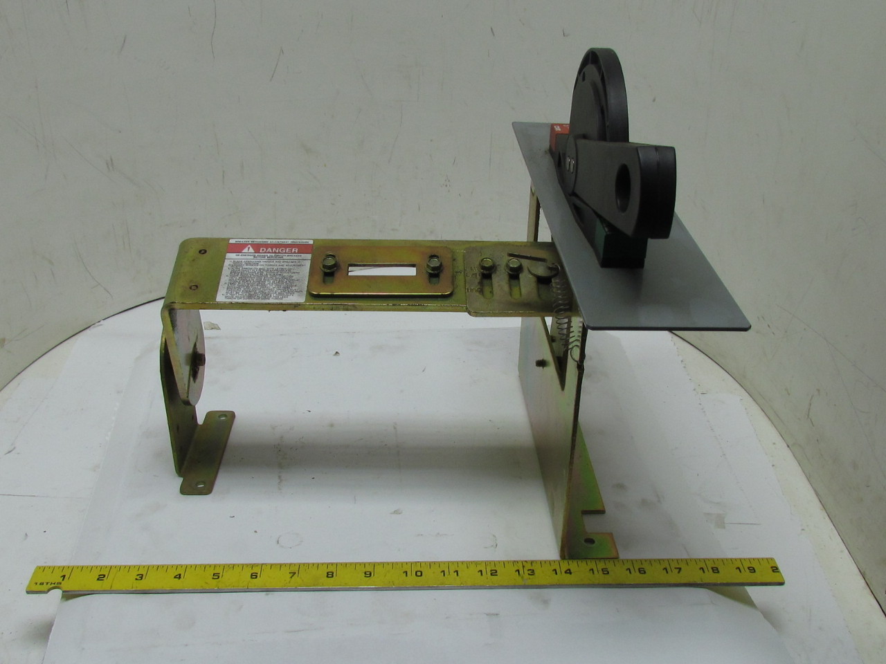 N L/M MDS Circuit Breaker Disconnect Switch Lever Handle Mechanism