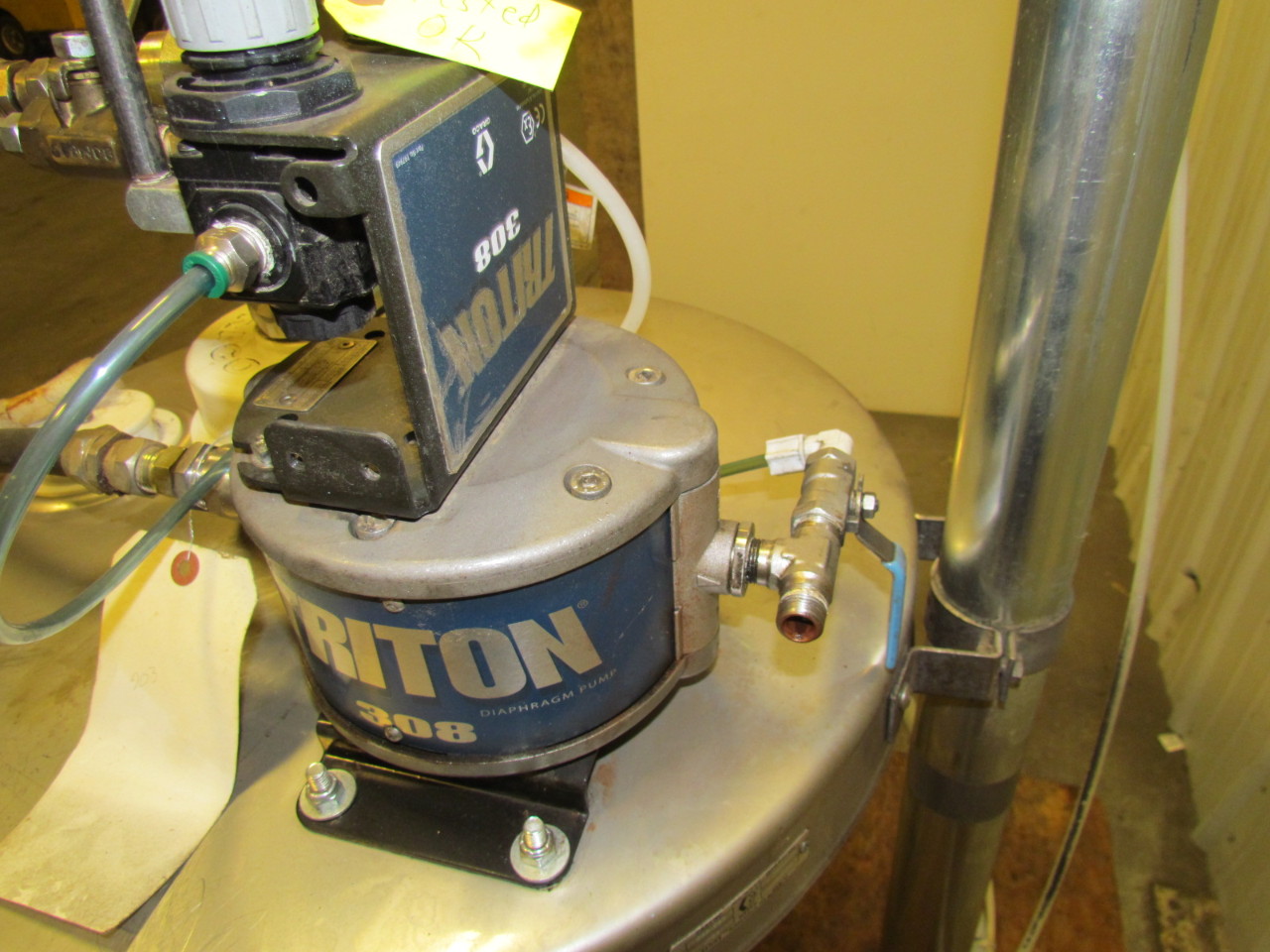 Graco BackGeared Air Pneumatic Siphon Agitator 233501 308 Triton SS