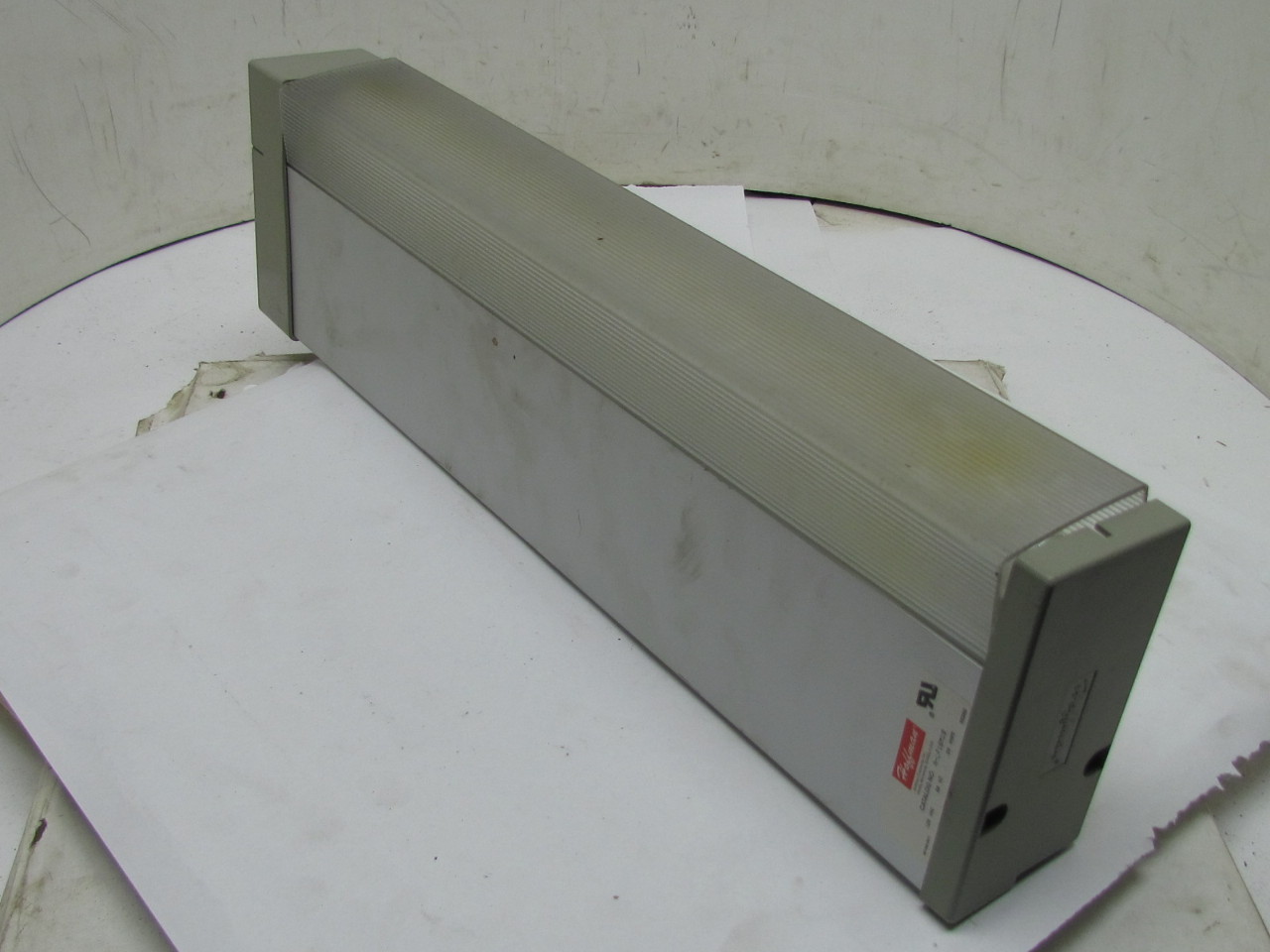 Hoffman ALF16M18 Enclosure Light Fixture 120V .60 Amps 18" w/2Mounting