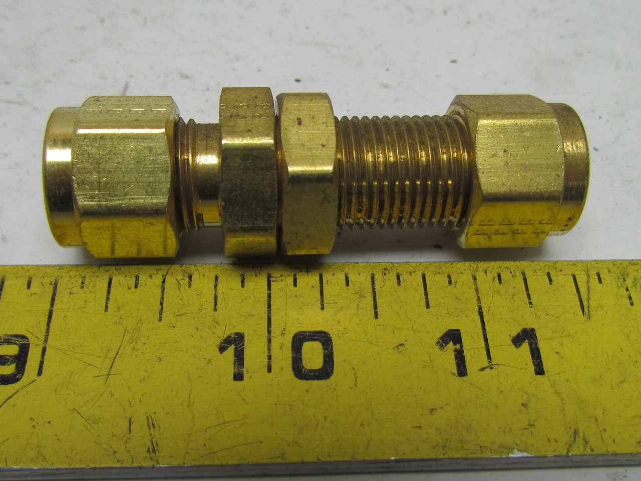 Parker 6BC6B Bulkhead Union 3/8in OD Pipe Size Brass Lot of 4