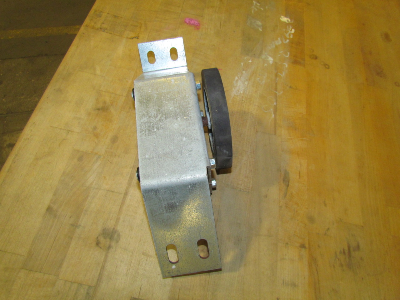 1001011 Deep Lane Pallet Brake For Gravity Conveyor 51/8"Dia Rubber