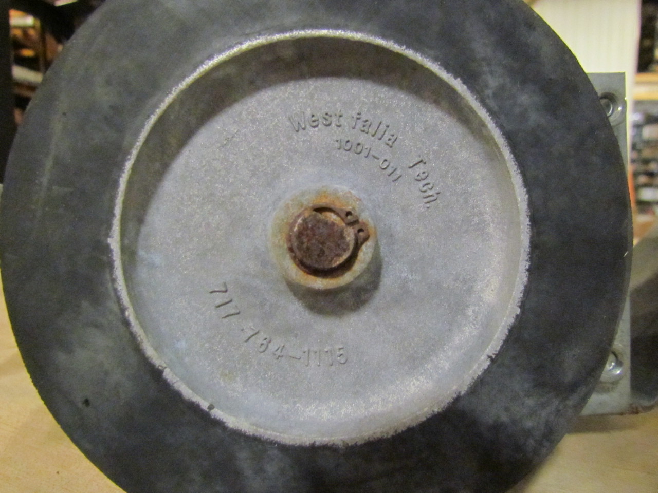 1001011 Deep Lane Pallet Brake For Gravity Conveyor 51/8"Dia Rubber