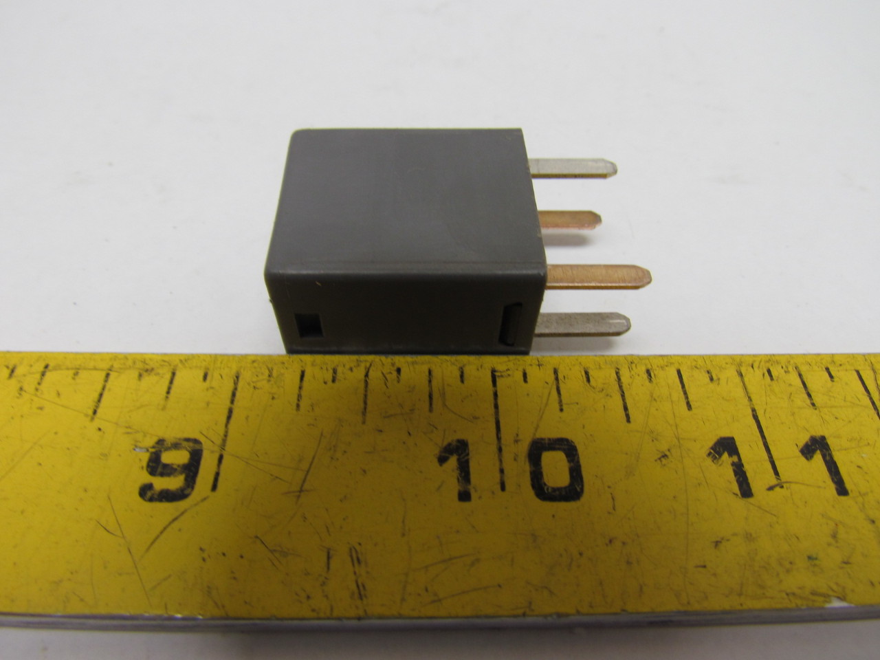 4-Pin Relay For Chevrolet GMC – Multipurpose 12V Relay For AC Compressor, Fan, Horn, Ignition (OEM 12088567, 12135034)
