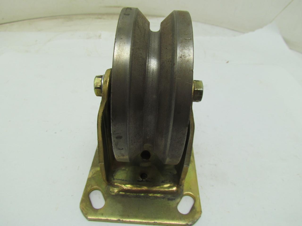 Bassick 4YY Rigid 11/2x4" VGroove Track Caster Wheel Cast Iron eBay