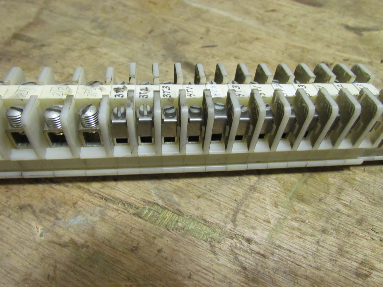 AB Allen Bradley Terminal Block Strip 7/8x581/2" DIN Rail 129 Blocks