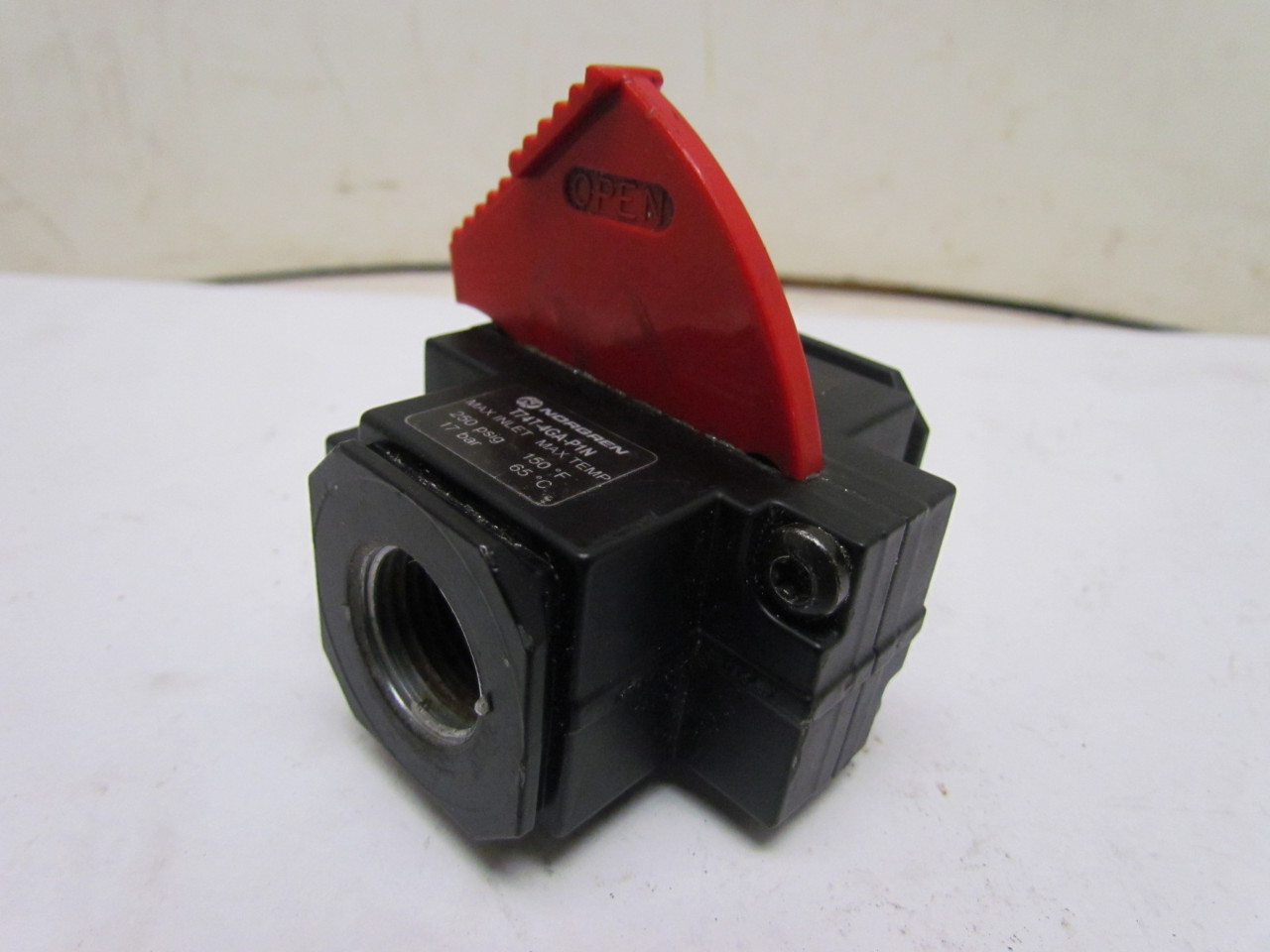 T74T4GAP1N 1/2"NPT Lockout Air Pneumtic ShutOff Valve 250