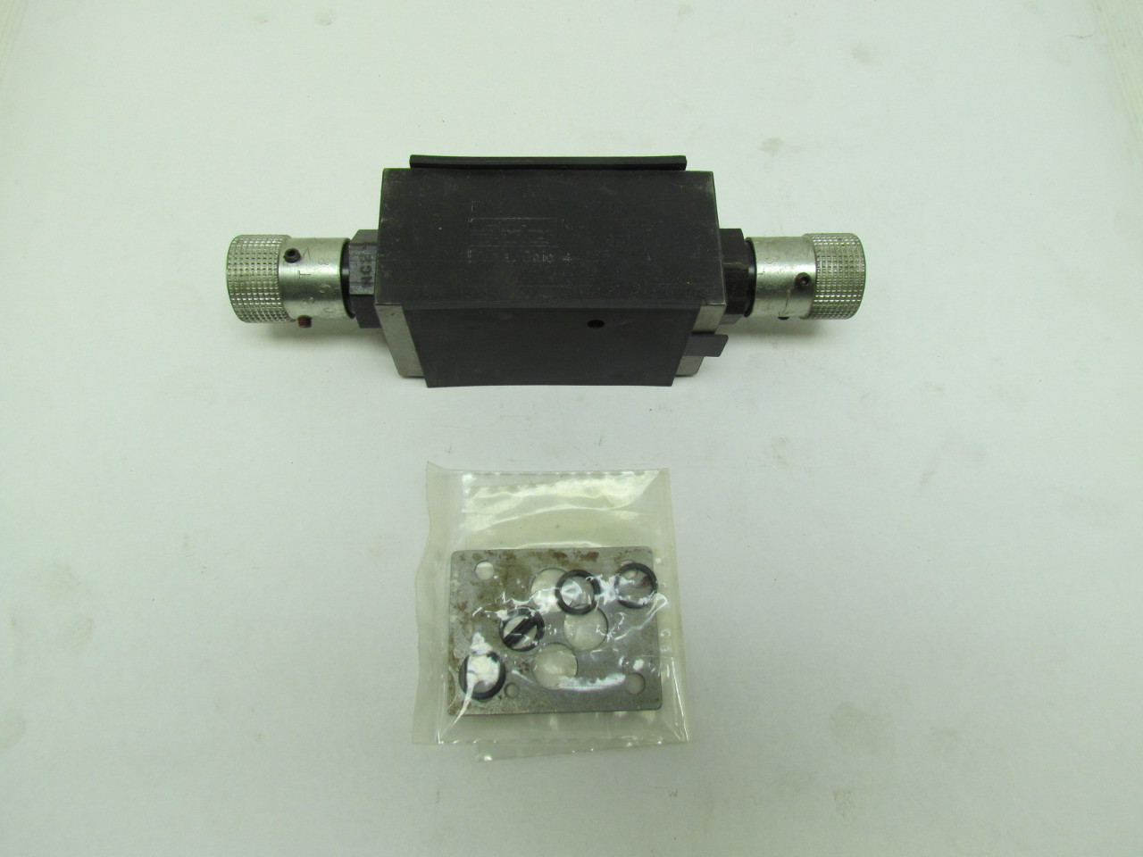 Parker FM220 FM220FY Hydraulic Flow Control Valve NIB eBay