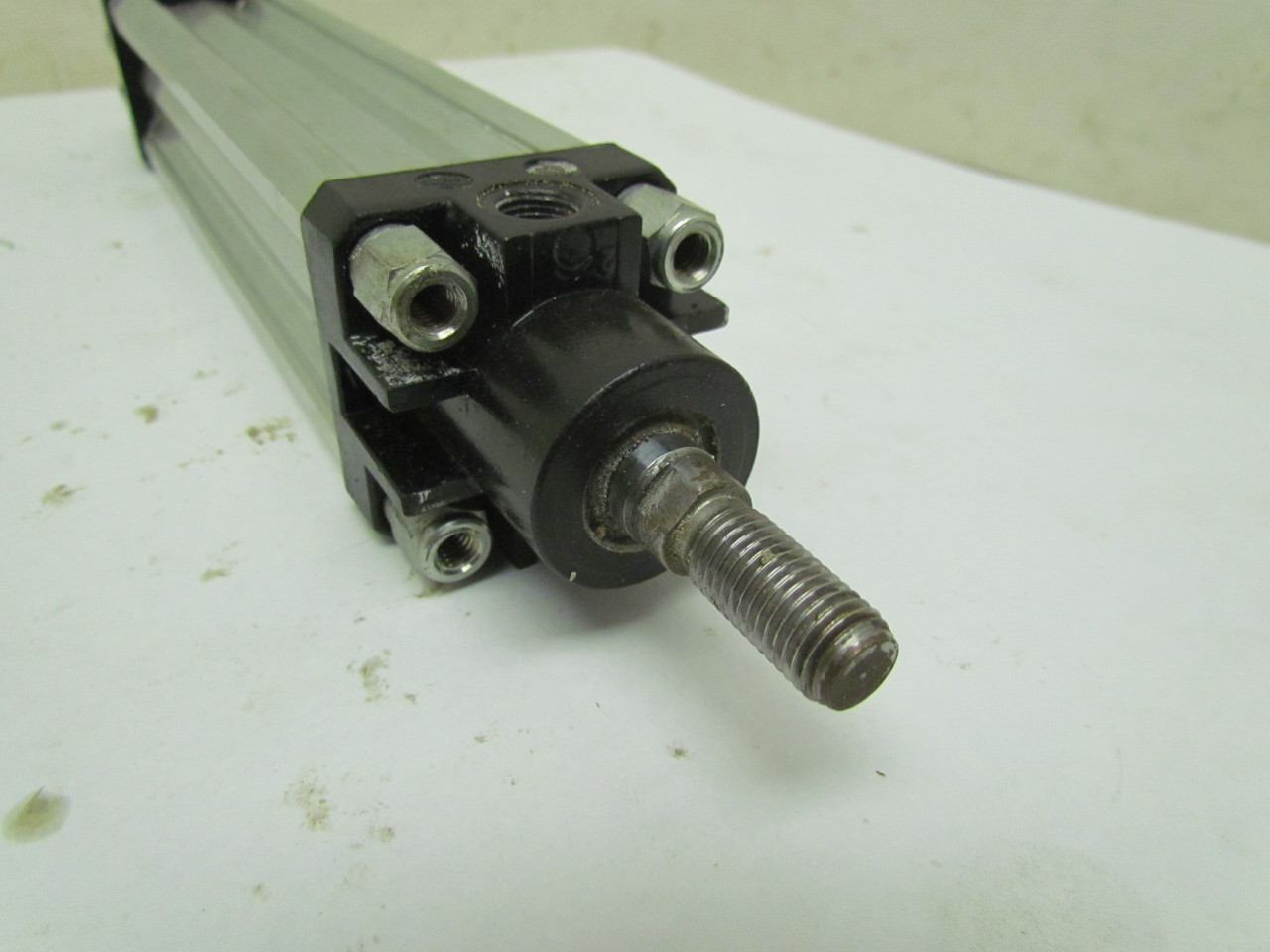 Pneumax Pneumatic Air Cylinder 32mm Bore 125mm Stroke Piston
