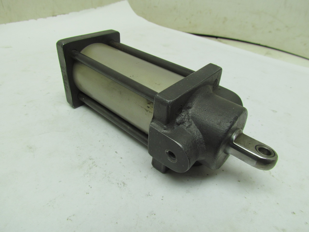 810137 Pneumatic Air Clamping Cylinder 13/4" Bore 23/8" Stroke