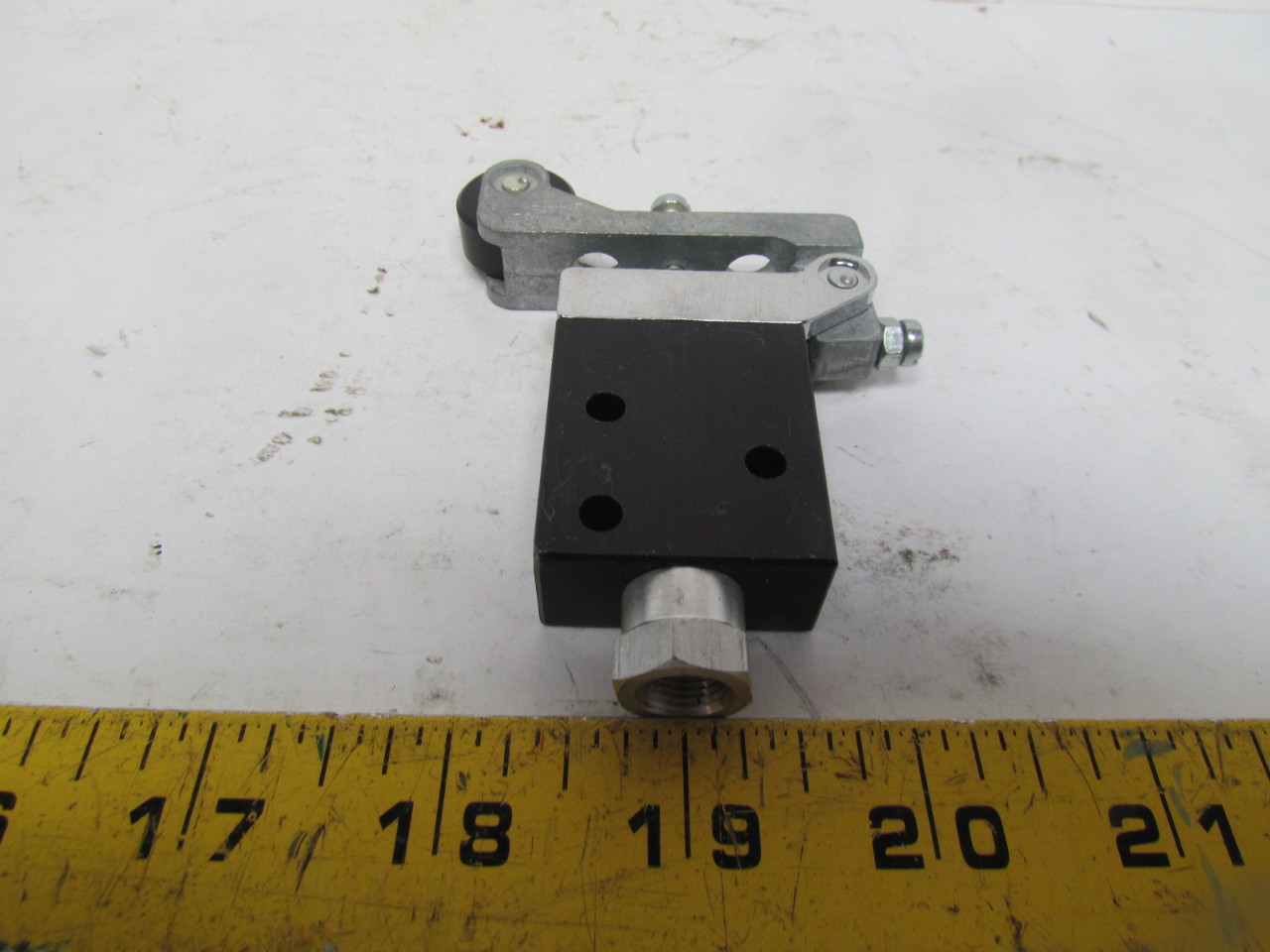 Parker 404211000 Pneumatic Roller Limit Switch Air Valve 1/8"npt Ports