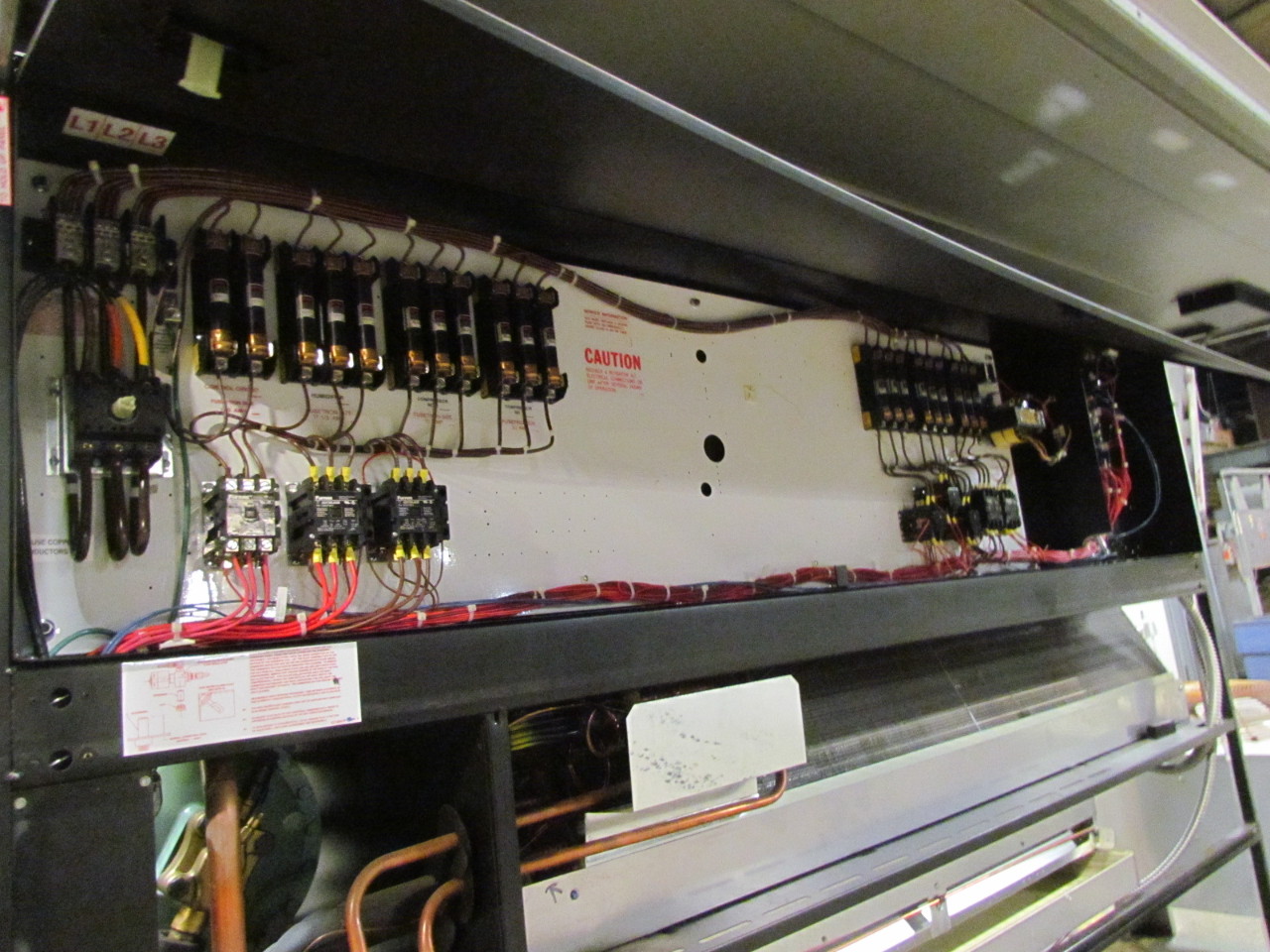 Liebert DH245AUAGEI Deluxe System 3 Chilled Water HVAC Chiller W/3 Fan