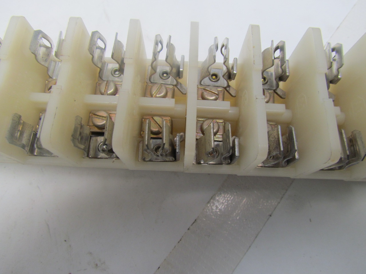 AllenBradley Bul 1492CE 42 Fuse Holder Blocks 33 Fuses on DIN Rail 10A