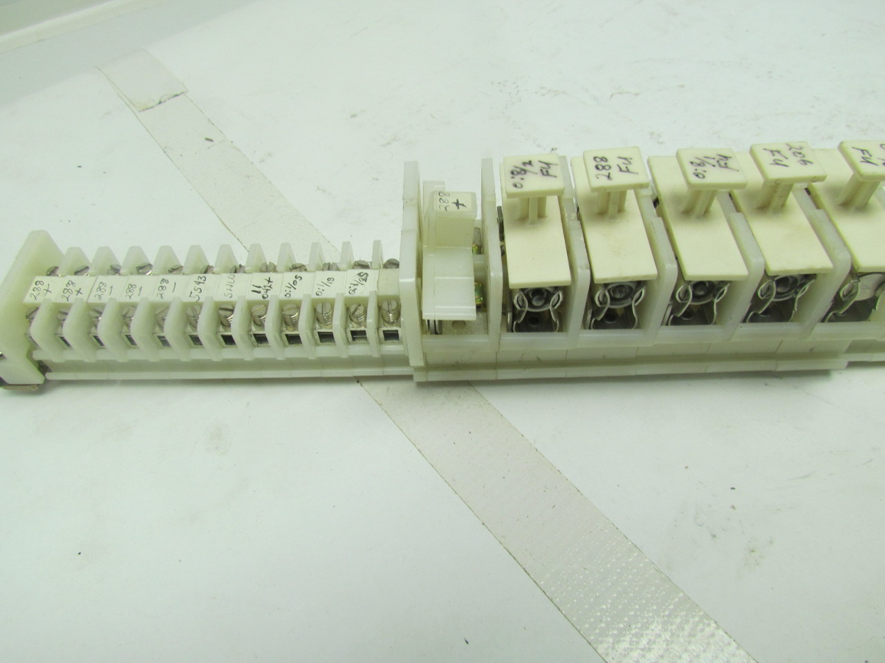 AllenBradley 1492 CE & F 42 Terminal Blocks 5 Fuse Holders Block On
