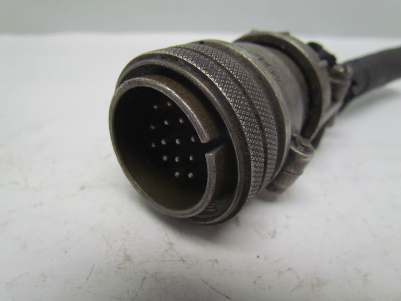 Amphenol MS305716A245P 16 pin Male Connector Plug Solder Size 24 eBay