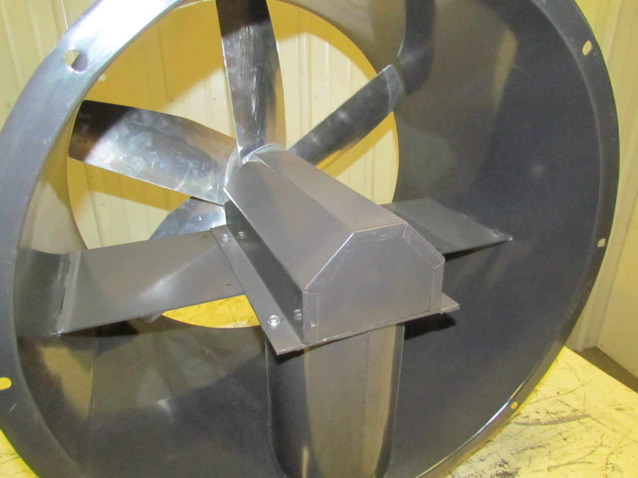 Dayton 3C411B 24" Tubeaxial Exhaust Fan Vertical/Horizontal Mount Belt