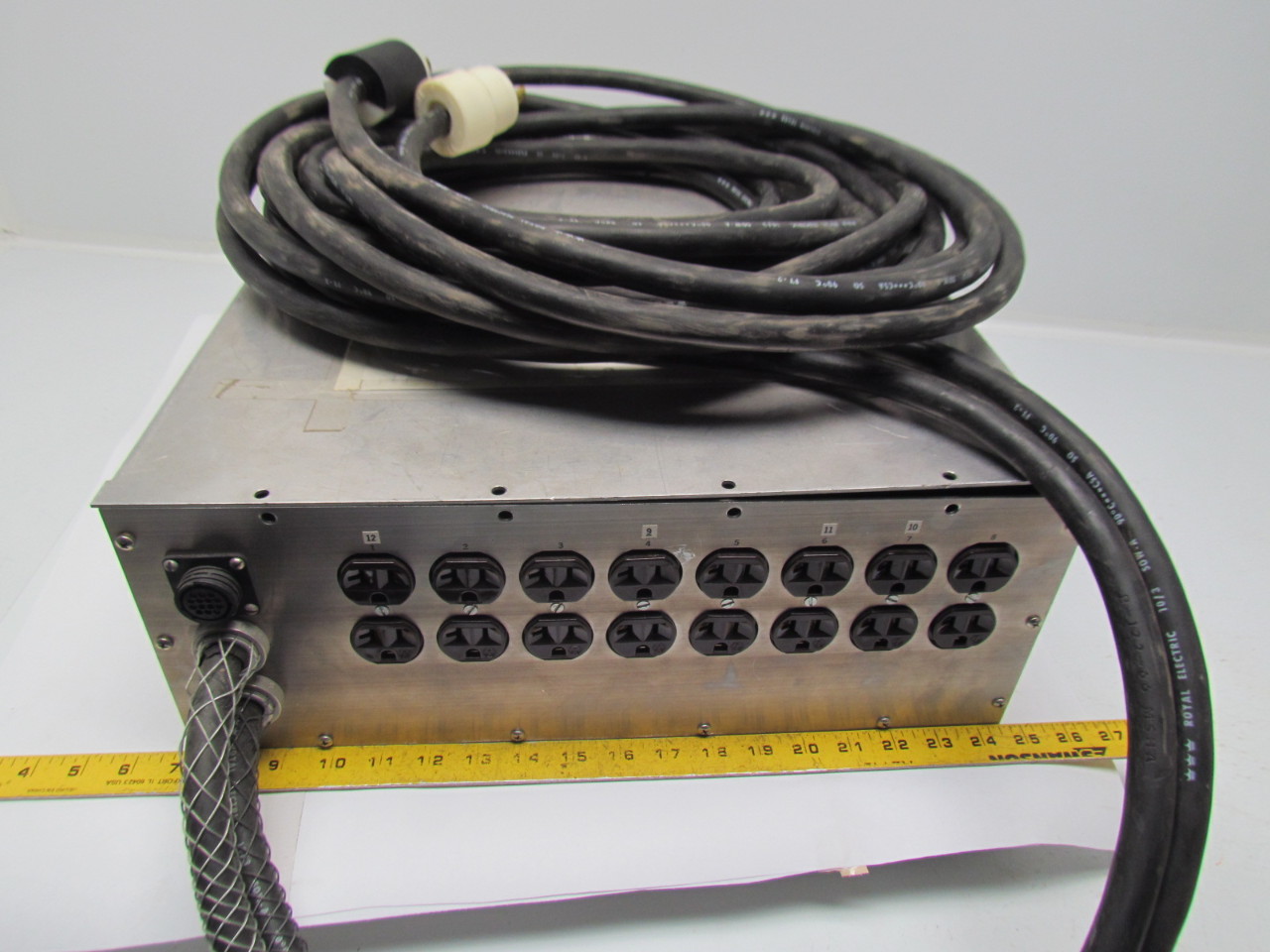 Rack Mount Switched 115V Power Distribution Unit 2 Circuits 8 Duplex Outlets eBay