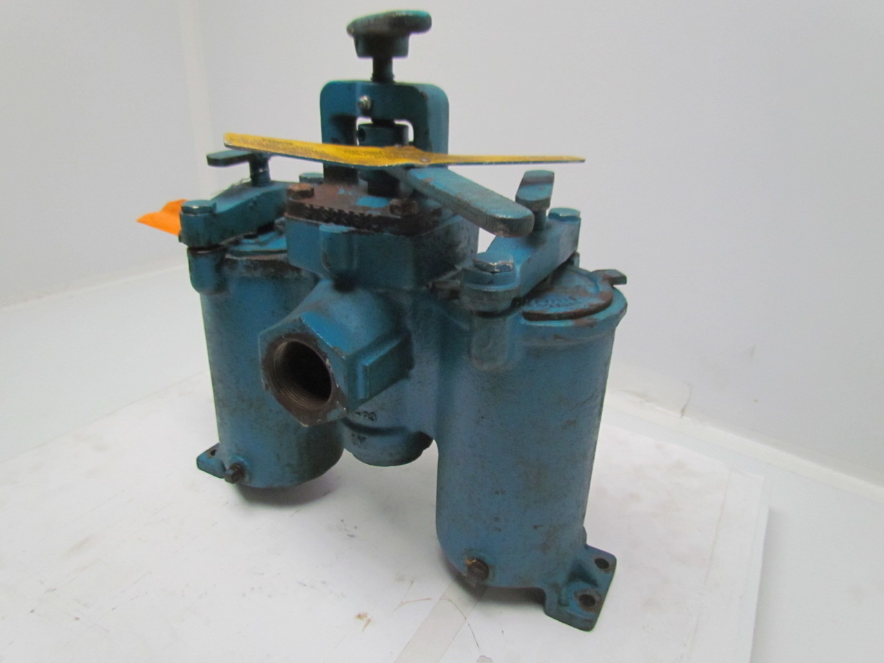 Hayward / Eaton No. 51 Duplex Strainer Cast Iron 11/2" NPT 200 PSI