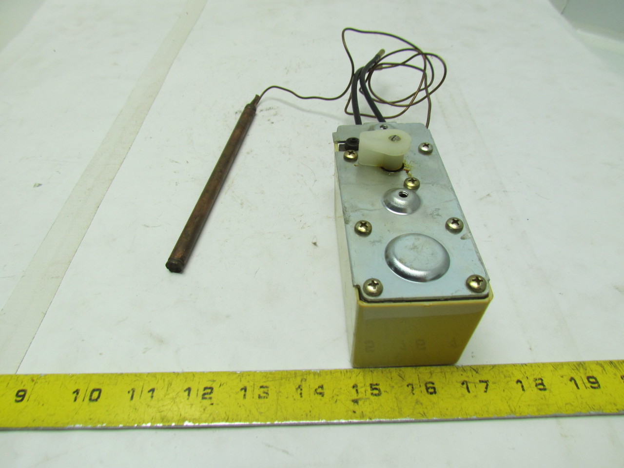 Honeywell LP916B1074 1 Pneumatic Remote Bulb Thermostat Direct Heating