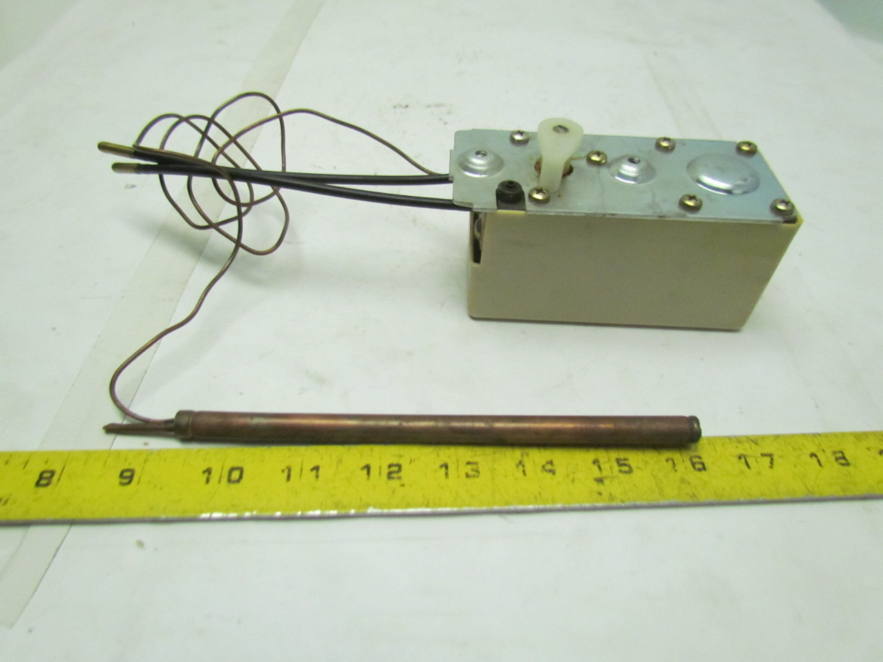 Honeywell LP916B1074 1 Pneumatic Remote Bulb Thermostat Direct Heating