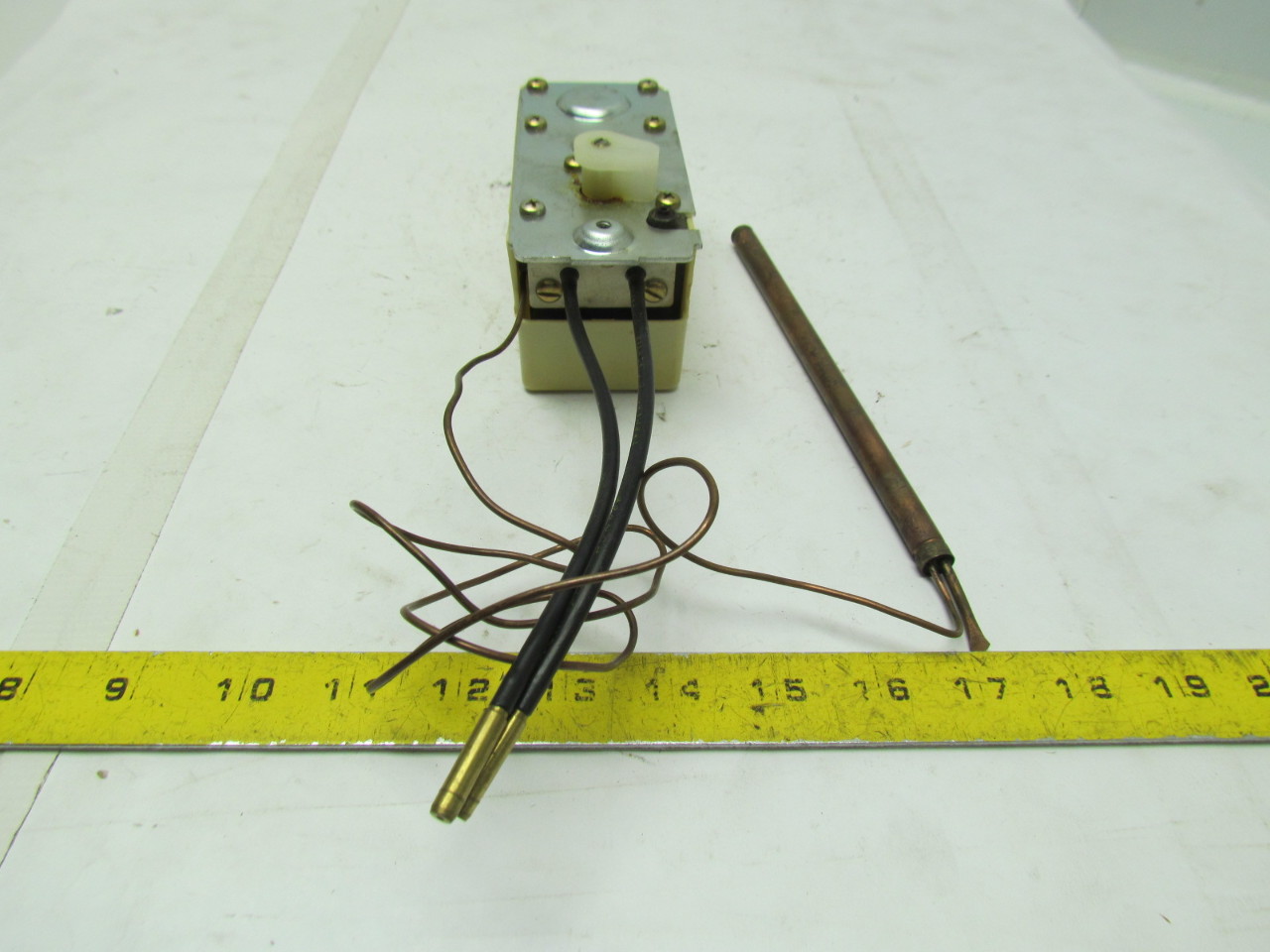 Honeywell LP916B1074 1 Pneumatic Remote Bulb Thermostat Direct Heating