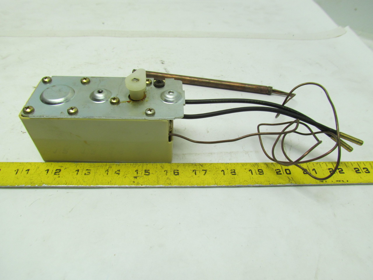 Honeywell LP916B1074 1 Pneumatic Remote Bulb Thermostat Direct Heating