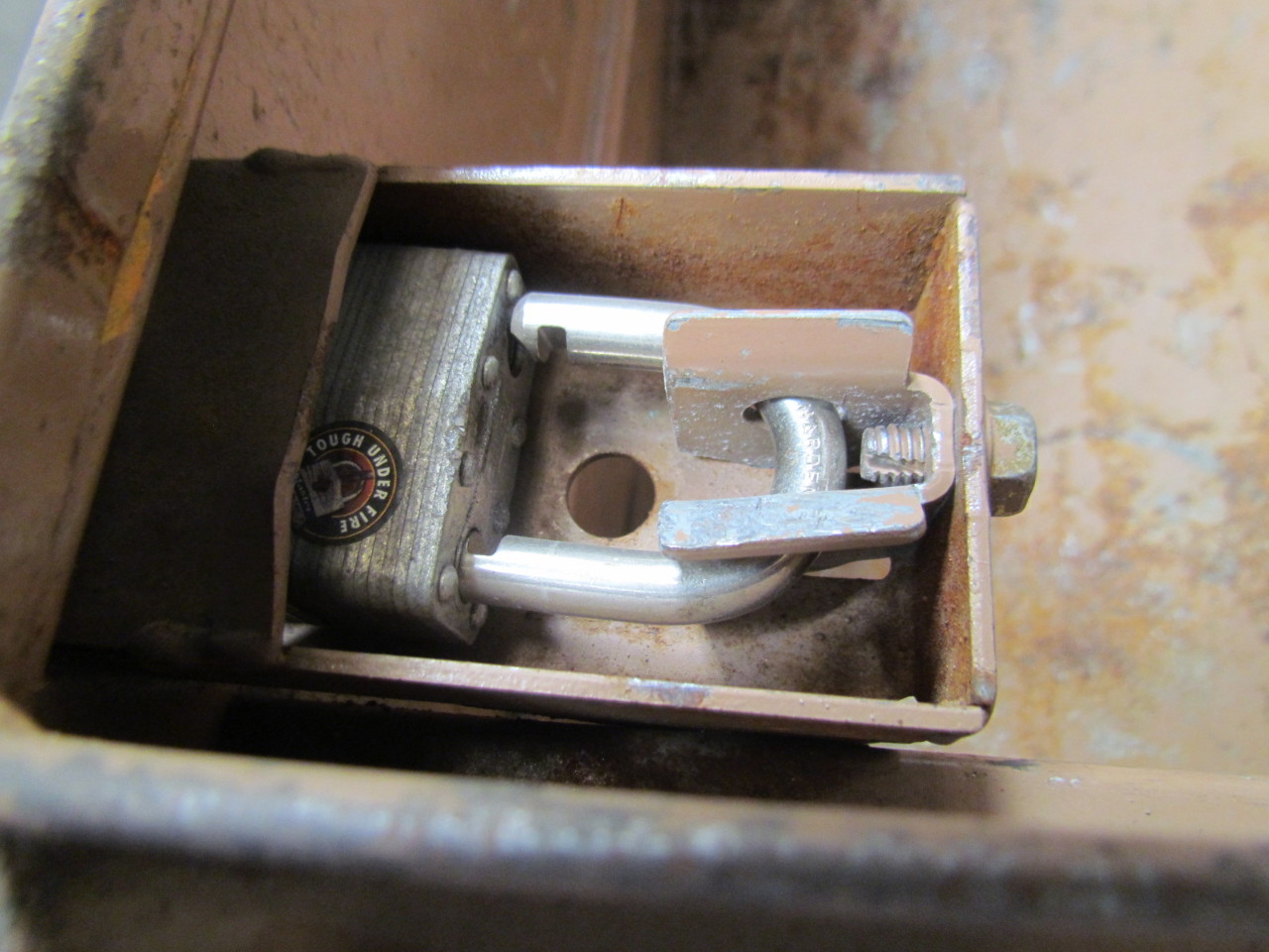 Knaack Jobsite Tool Chest/Box 50Wx24Dx27"T 191 Cu. Ft. Dent In Top eBay