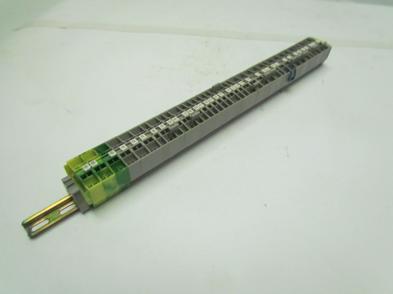 Wago 264731 34 Terminal Blocks On 15MM Din Rail 376MM Length eBay