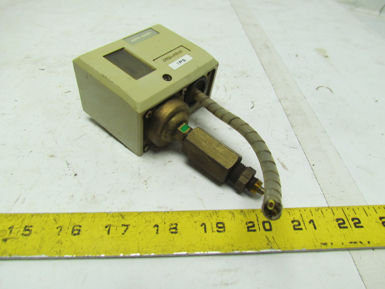 Saginomiya SNSC110 Pressure Switch Auto Reset 250VAC 12Amp Range 1001000 KPA