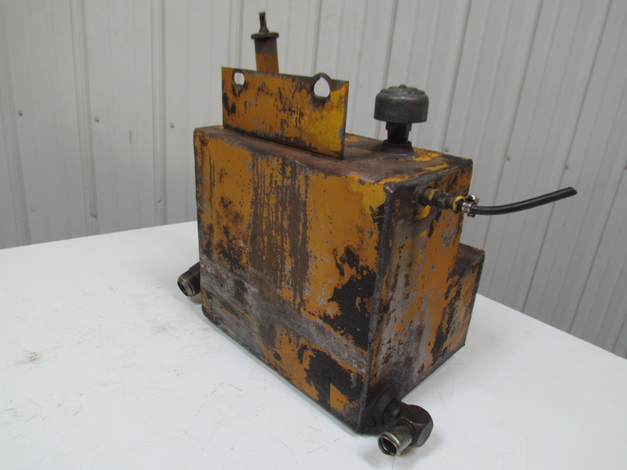 Hydraulic Oil Tank Reservoir Forklift Log Splitter W/Dipstick 1" & 11/