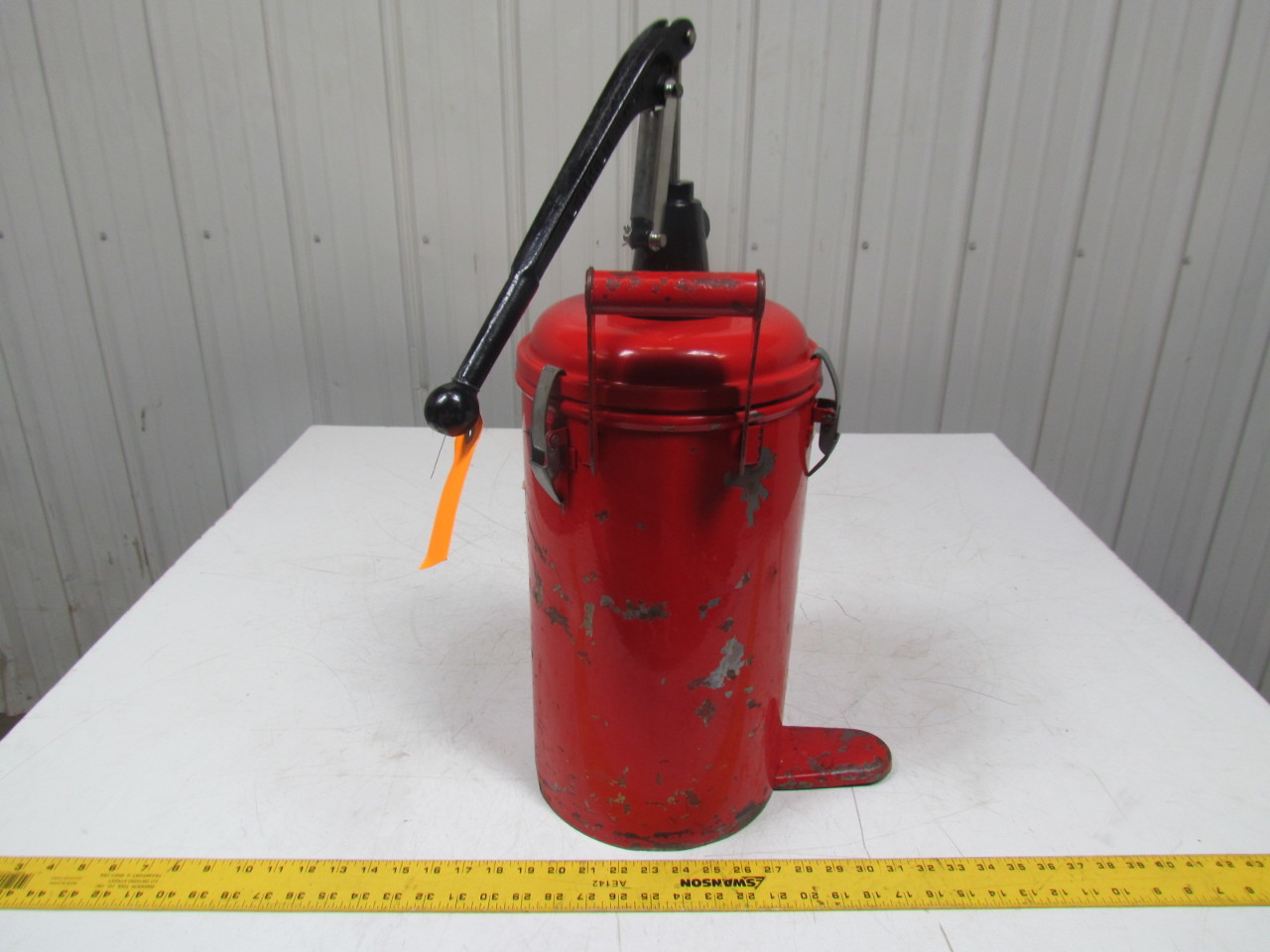 Lincoln 81647 Manual High Pressure Lubrication Oil Grease Pump 40 lb