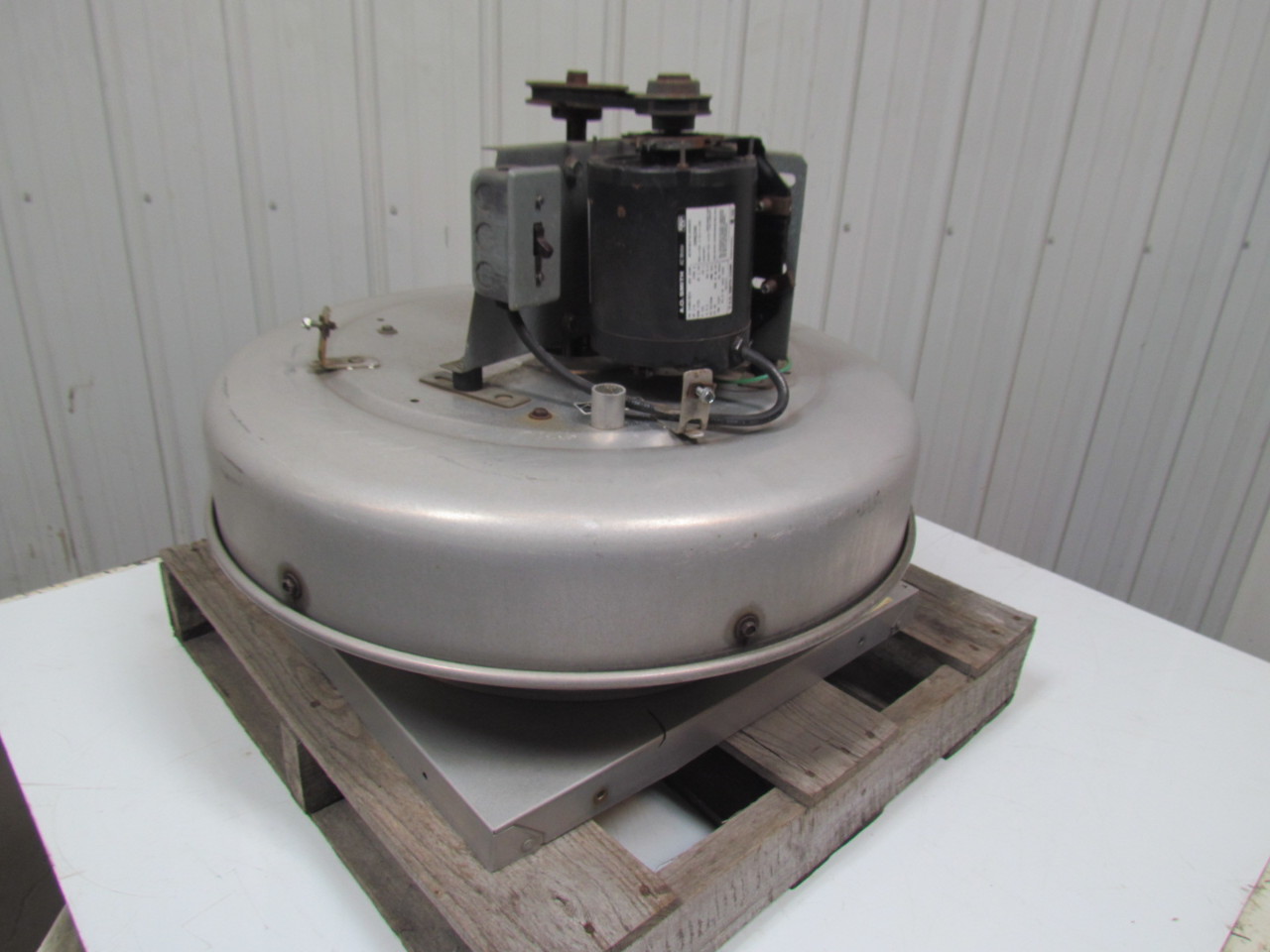 Greenheck GB1304XQD Exhaust Fan Roof mount belt drive 1/4 hp 1ph