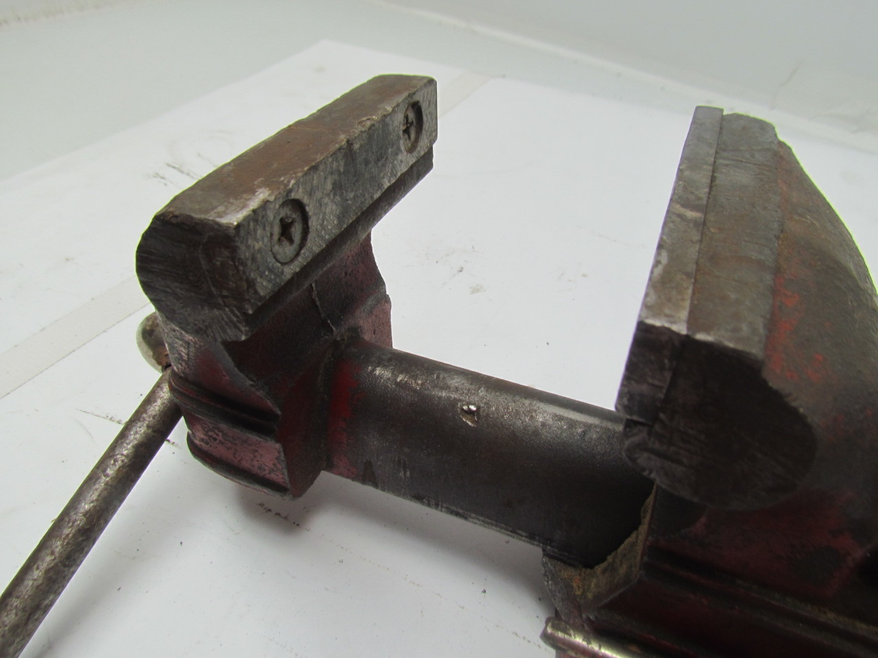 Vintage Bench Vise 31/2 Jaws Opens to 31/4 Man Cave Steam Punk Retro