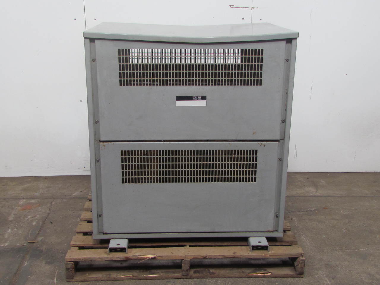 Rex DC175JP1/K4 175KVA Isolation Transformer 3PH 600V Delta Pri 460y