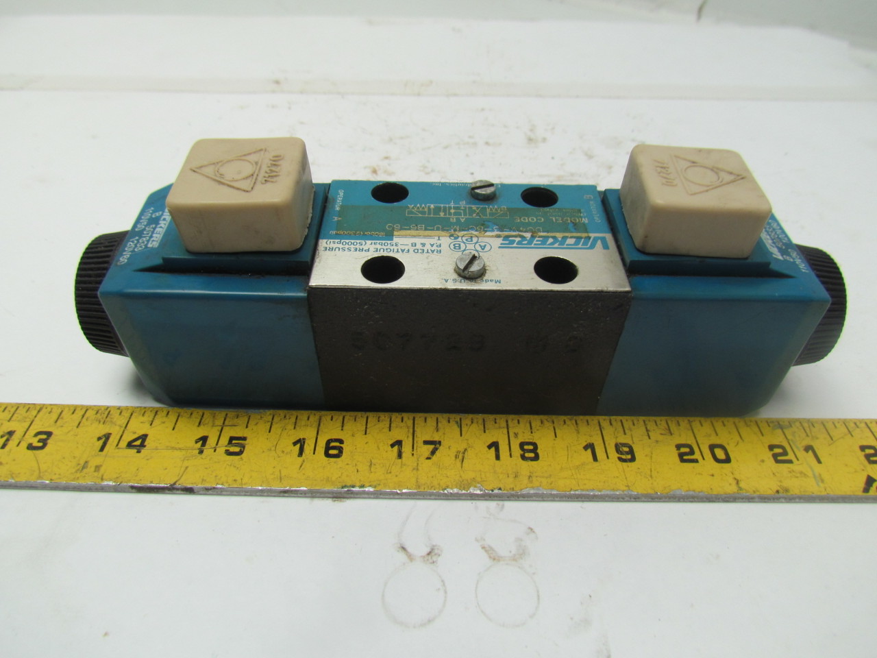 Vickers DG4V36CMUB660 120V Reversible Hydraulic Directional