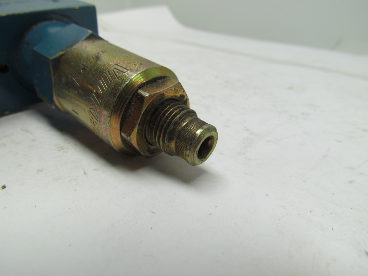 Vickers 20057A Relief Valve Block w/RV110S018/ Poppet Valve