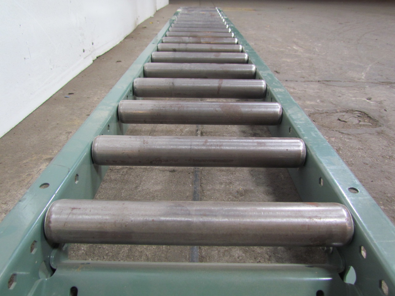 Hytrol 19SR136 Gravity Roller Conveyor 1.9" Rollers 6" o/c 16"Wx10'L