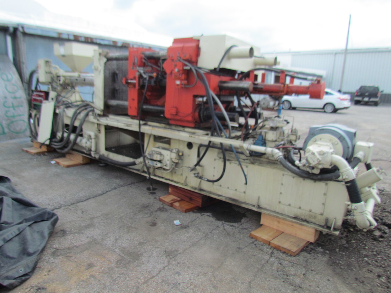 Reed 300 Ton 30oz 37x37" Platen 24x24"Tie Bar Spacing Injection