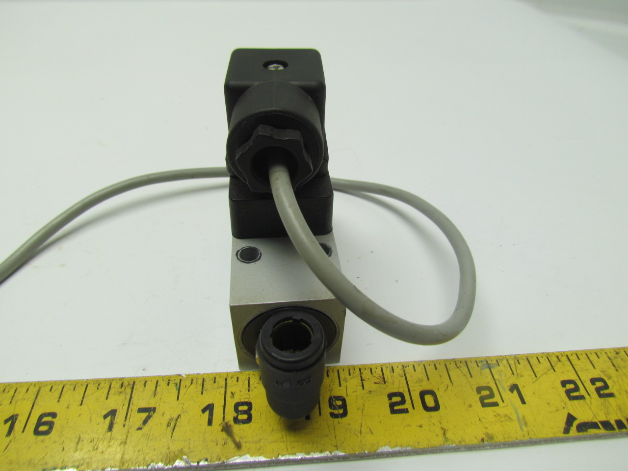 Festo 10773 PEV1/4B Pneumatic Pressure Switch 5A 250VAC Max eBay