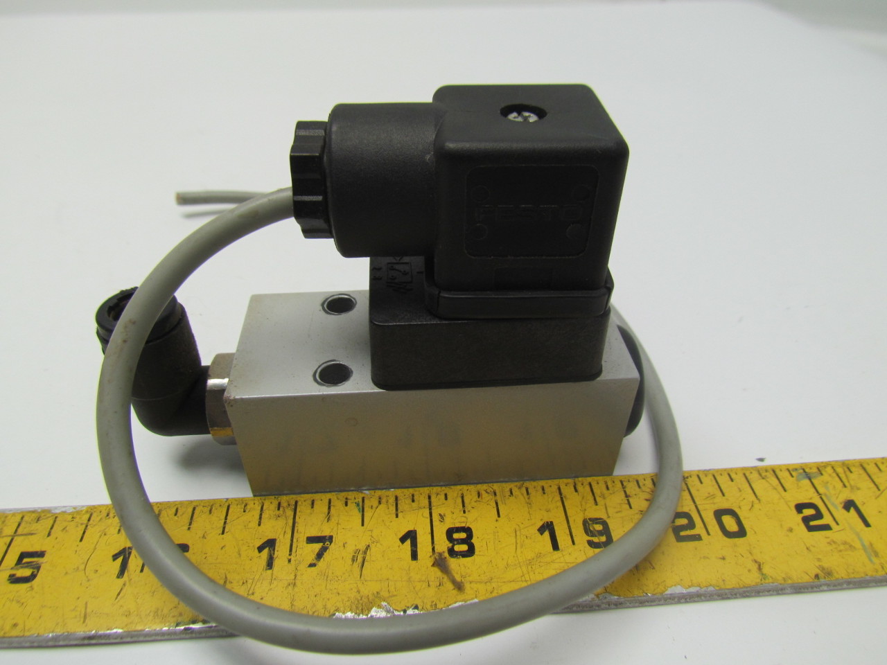 Festo 10773 PEV1/4B Pneumatic Pressure Switch 5A 250VAC Max eBay