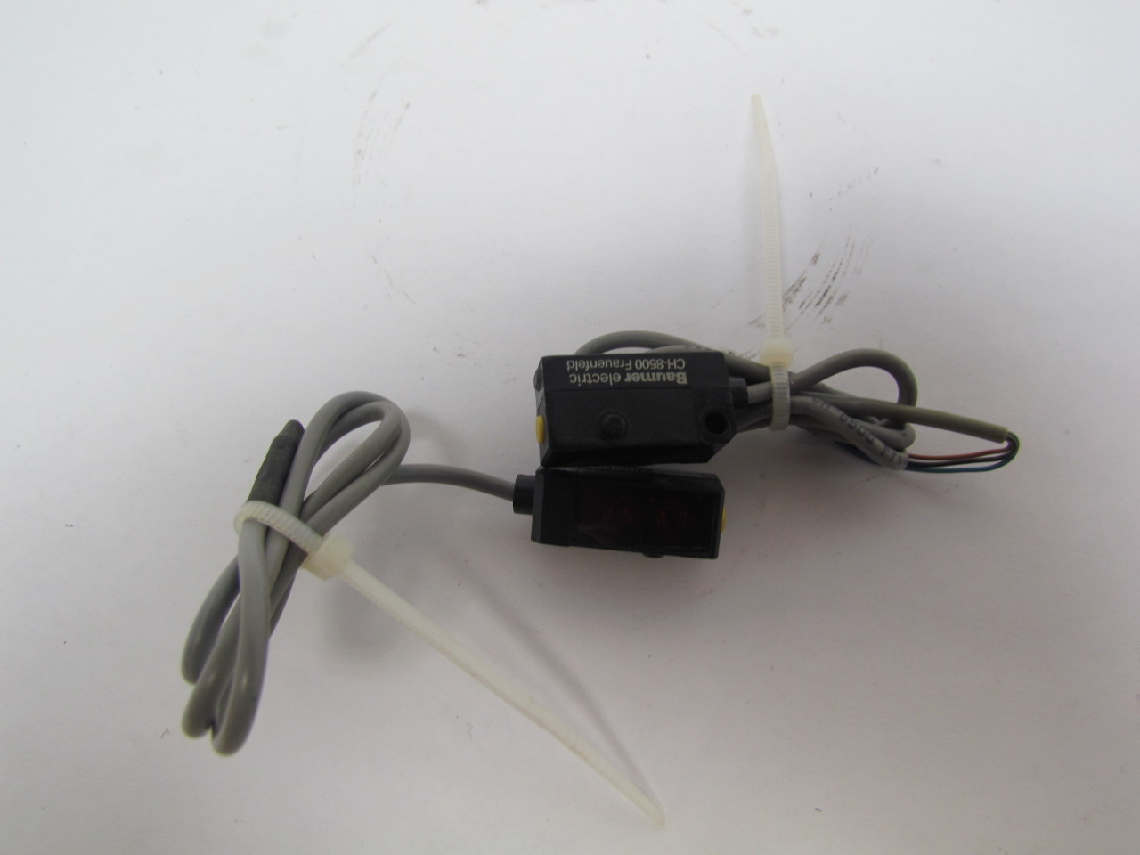 Baumer Electric CH-8500 Photo Sensors Frauenfeld 10P1101 Lot of 2 | eBay