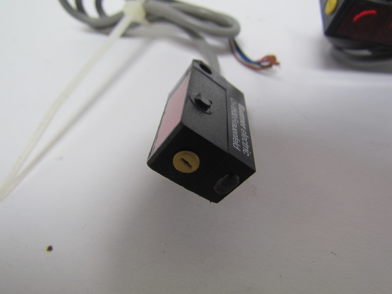 Baumer Electric CH-8500 Photo Sensors Frauenfeld 10P1101 Lot of 2 | eBay